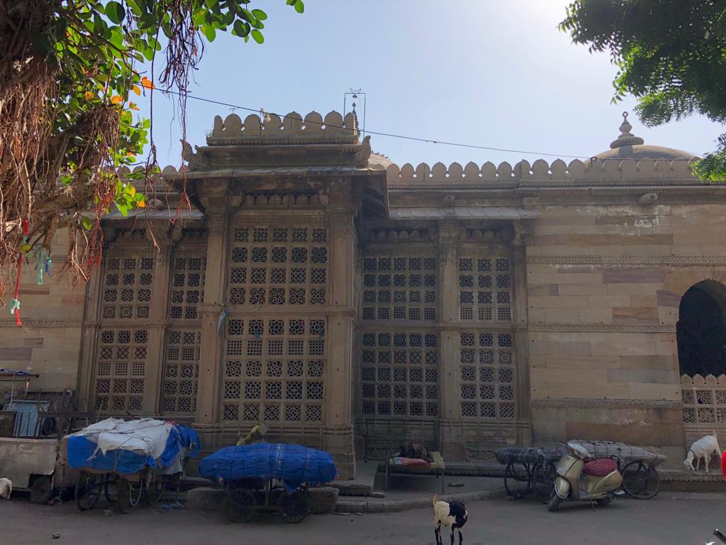 Walking Tours with Walking Shoes 15 Rani No Haziro