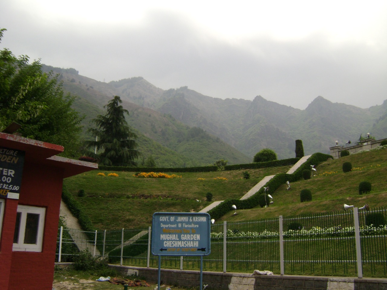 Mughal Gardens Srinagar 15 Colors of the valley